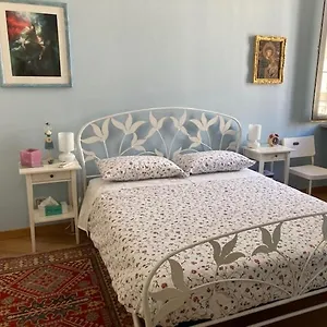 https://squisito-appartamento-in-stabile-vecchia-milano.italymilanhotels.net